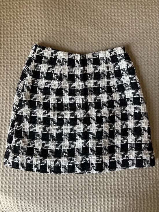 H&M Black & White Houndstooth Tweed Mini Skirt - Picture 2 of 2